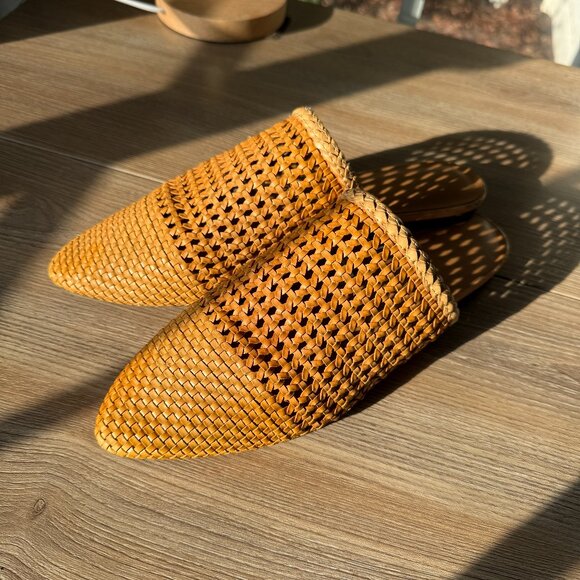 American Eagle Rattan Mules Slides Size 9 - Picture 1 of 7